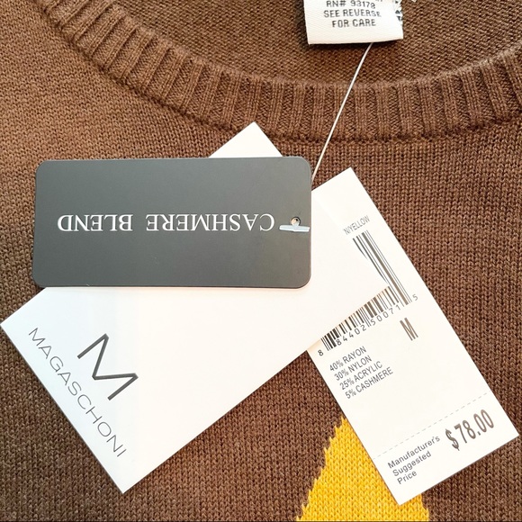 Magashoni Star Sweater - Picture 8 of 8